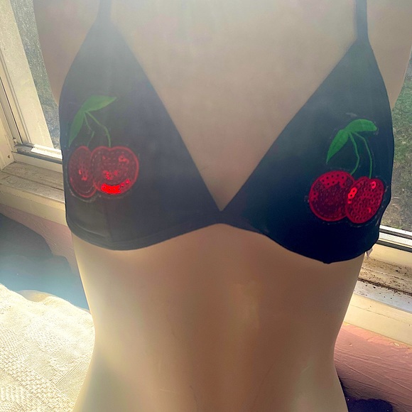 Cherry top - Picture 2 of 2